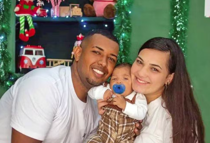 Pai, mãe e bebê morrem baleados em ataque em Niterói