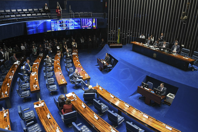 Plenário do Senado contraria Lula ao derrubar IOF